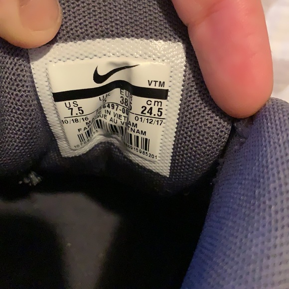 Nike Air Max 90 Gray Snake Skin Python Sneakers - Picture 11 of 11